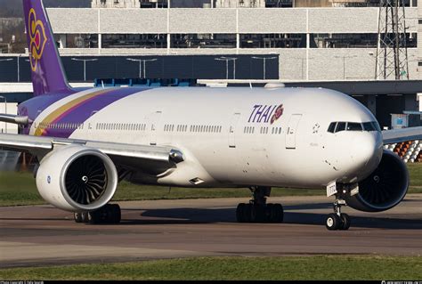 boeing 777 300er thai airways.